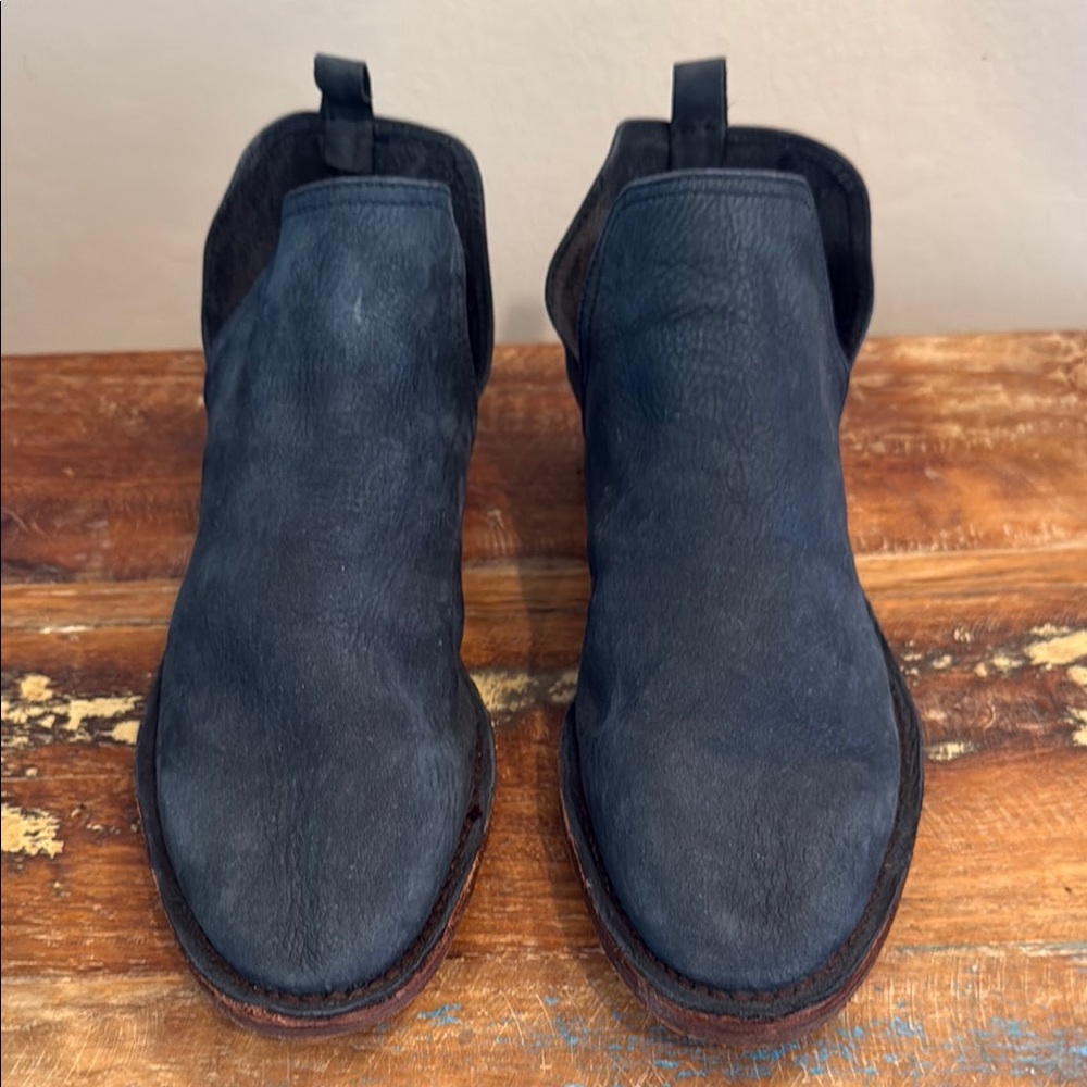 CHARLESTON SHOE CO. Women's Black Ankle Booties